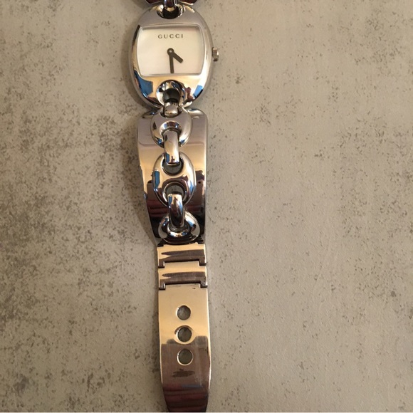 EUC Gucci Mother of Pearl Marina Chain Bracelet Watch - Picture 12 of 16
